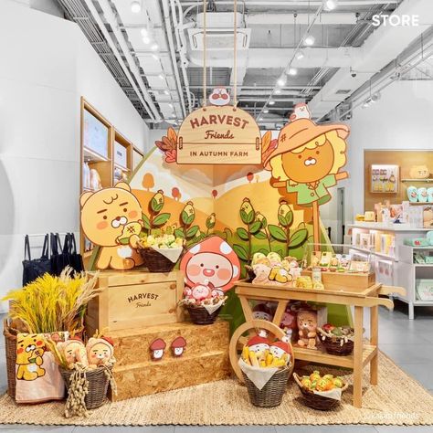 Reban Ayam, Stationery Store Design, Art Fair Booth, Exhibition Display Design, Festival Booth, Craft Market Display, Craft Fairs Booth, Craft Booth Displays, Kakao Friends