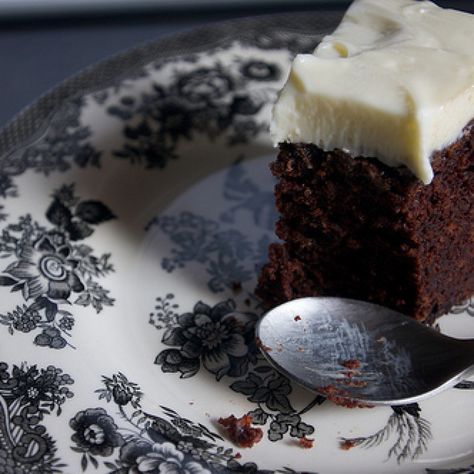 Nigella’s Chocolate Guinness Cake - Shutterbean Nigella Chocolate Guinness Cake, Chocolate Guinness Cake, Guinness Chocolate, Guinness Cake, Dairy Free Recipes Dessert, Cream Cheese Frosting Cake, Sweet Bakes, Chocolate Ganache Frosting, Ganache Frosting