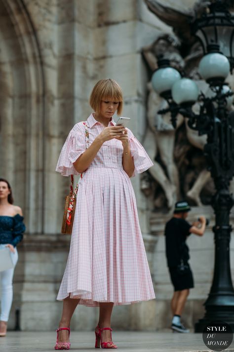 Vogue Fashion Trends, Vika Gazinskaya, Outfit Street Style, Day Outfit Ideas, Spring Summer Capsule Wardrobe, Blogger Street Style, Street Style Fashion, Quirky Fashion, Summer Capsule Wardrobe