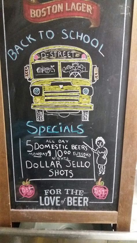 School Bus Chalkboard Art, Back To School Chalk Art, Back To School Chalkboard Art, Summer Chalkboard Art, School Chalkboard Art, Kitchen Boards, Summer Chalkboard, Chalk Signs, Back To School Chalkboard