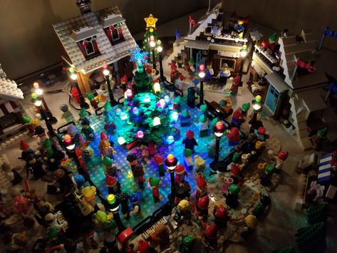 Custom lego ice rink Ice Skating With Friends, Skating With Friends, Miniature Town, Lego Christmas, Brick Block, Christmas Carols, Ice Rink, Custom Lego, Lego Brick