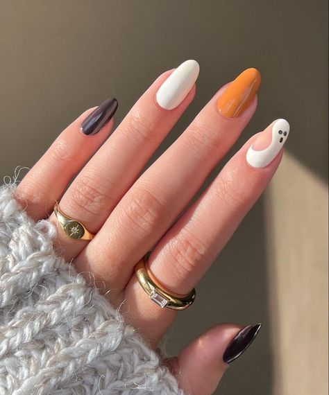 #nail design #nail inspo #elegant nails #nails #prom nails #trendy nails #minimalist nails #cool nail inspo #nude nail designs #ongles octobre #fall nail design #coffin nails #grad nails #nail art automne 2024 #autumn nails 2024 #nail ideas #acrylic nails #fall seasons nails #beachy nails #ongle autumne #september nails #fall transition nail colors #autumn acrylic nails #simple autumn nails #holiday nails #back to school nails #beach nails #literally me #fall nails #halloween nails #herbst nägel Gelish Halloween Nails, Holloween Nails, Halloween Nails Easy, Simple Fall Nails, Halloween Acrylic Nails, Cute Halloween Nails, Cute Nails For Fall, October Nails, Seasonal Nails