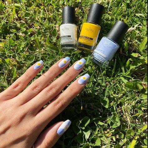 Argentina Nails, Yellow Banana, Girls Stuff, Simple White, Creative Nails, Nails Art, Nail Inspo, Nail Art, Nails