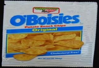 Vintage snacks that taste of days gone by. Now, I'm not necessarily saying that *all* of these were actually amazing snacks and objectively delicious - but they were awesome at the time and you can't deny there's something about the taste of nostalgia that makes even gross, processed junk taste SO good. 80s Food, Discontinued Food, Potato Snacks, Sour Cream And Onion, Snack Chips, Retro Recipes, Food Trends, Good Ole, Happy Memories