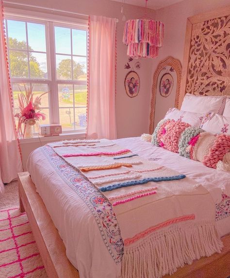 Design A Room, Projects For Home, Colorful Room Decor, Indian Room Decor, Preppy Room Decor, Bedroom Decor Design, Preppy Room, Redecorate Bedroom, Cute Bedroom Decor