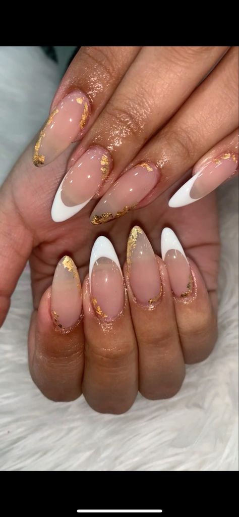 Oval Nails With Gold Flakes, Gold And White New Year Nails, Gold Foil Nails Designs, Gold Foil Nail Designs Almond, Gold Flake French Nails, Almond Gold Foil Nails, Almond Nails Designs Gold Flakes, Gold Flakes Almond Nails, Almond Shaped Gold Nails