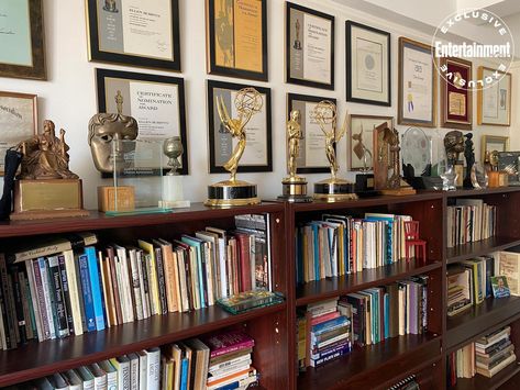 Award Shelves, Mercedes Ruehl, Marlee Matlin, The Fisher King, Geena Davis, Adrien Brody, Zeta Jones, Oscar Award, Lee Curtis