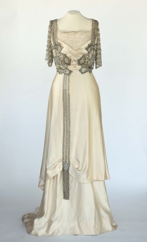 Spring Fashion | The Frick Pittsburgh Short Sleeve Prom Dresses, Silk Evening Dress, 1900s Fashion, 1910s Fashion, Strapless Prom Dresses, Edwardian Dress, Satin Evening Dresses, Antique Dress, Retro Mode