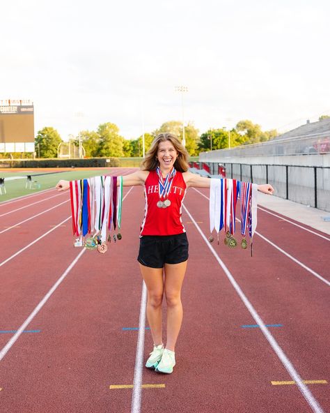 she’s a runner she’s a track star!⭐️🏃🏽‍♀️‍➡️🥇 loved spending the afternoon with @kinley_harris1 and her sweet family!! Loved this shoot!!❤️ Runner Senior Pictures, Track Senior Picture Ideas, Hurdles Track, Track Senior Pictures, Track Pictures, Track Star, Senior Picture Ideas, Senior Photo, Senior Pics