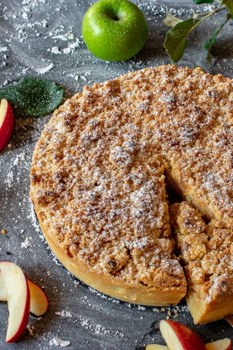 James Martin Apple Crumble Cake | British Chefs Table Apple Crumble Cake, Cinnamon Desserts, Apple Crumble Pie, Apple Cream, Apples Cinnamon, Fluffy Cake, Crumble Cake, Cake Mixture, Recipes Cake