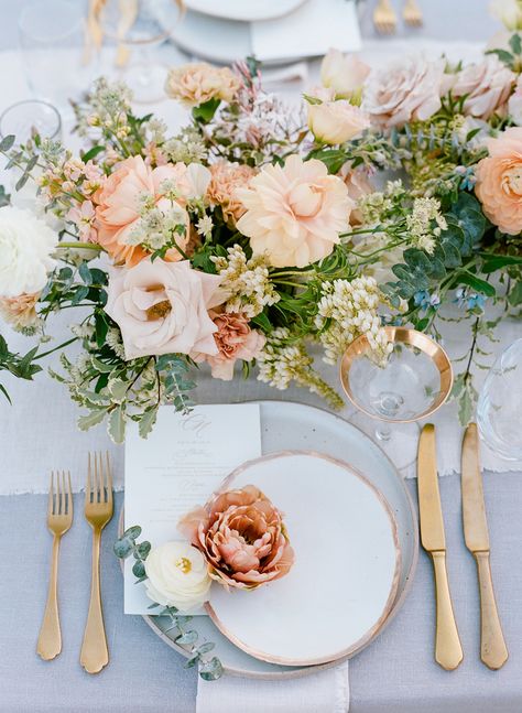 Peach Wedding Centerpieces, Pink Wedding Centerpieces, Malibu Wedding, Unique Wedding Flowers, Wedding Floral Centerpieces, Wedding Place Settings, Malibu California, Flower Centerpieces Wedding, Peach Wedding