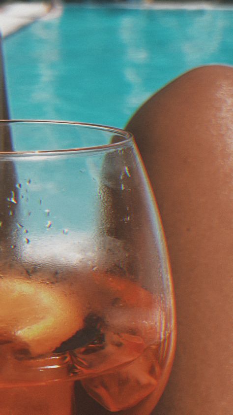 #summer #aperolspritz #tanning #pool Tanning Aesthetic, Tanning Pool, Aesthetic Photo Dump, Aesthetic Sun, Sun Tanning, Birthday Aesthetic, Summer Tan, Hits Different, Summer Tanning