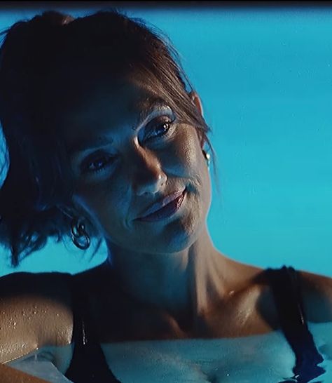 2x06 euphoria Minka Kelly Euphoria, Euphoria Samantha, Samantha Euphoria, Parasocial Relationship, Flowers Field, Minka Kelly, Celebrity Pics, Mystery Novels, Teen Wolf