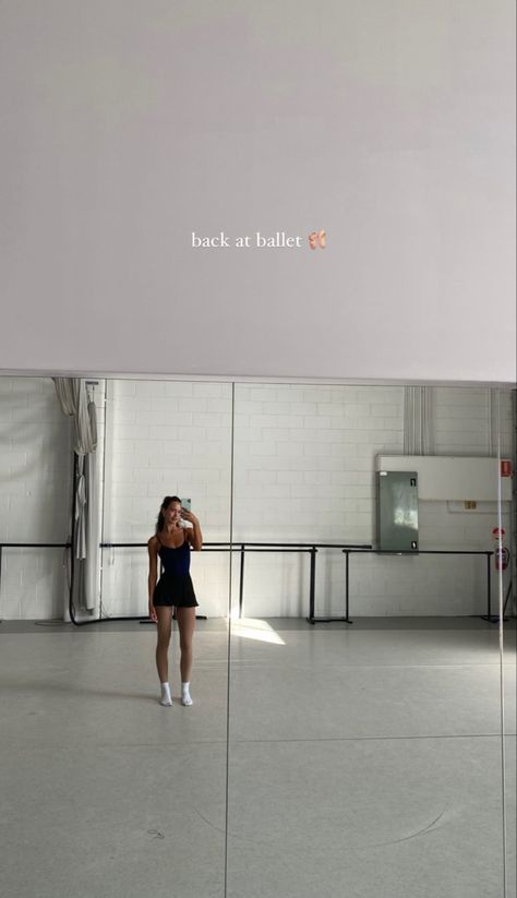 Ballet Mirror, December Aesthetic, Aesthetic Mirror Selfie, Isabelle Mathers, Ballet Aesthetic, Aesthetic Mirror, Ballet Core, Dance Art, Insta Stories