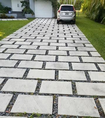 Cement Pavers, Modern Driveway, Diy Driveway, Pavers Diy, Paver Designs, Driveway Design, Driveway Landscaping, Paver Driveway, Garden Walkway