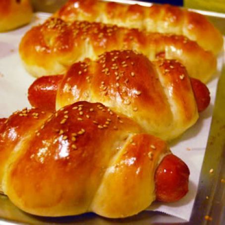 Chinese Bakery Style Hot Dog Buns Recipe - (4.6/5) Pecan Pie Pound Cake, Hot Dog Buns Recipe, Chinese Buns, Asian Bread, Chinese Bakery, Cheese Wraps, Buns Recipe, Hot Dog Recipes, Bread Buns