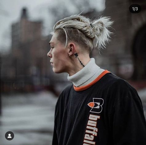 Juda Hairstyle, Wolfcut Long, Man Bun Hairstyles, Mens Haircuts Short Hair, Undercut Long Hair, Undercut Men, Men Hair Color, Faded Hair, Seni Dan Kraf