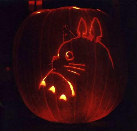 45 Studio Ghibli-Inspired Halloween Pumpkins That People Carved To Pay Tribute To Their Favorite Characters Studio Ghibli Pumpkin, Ghibli Pumpkin, Pumpkin Carving Tips, Cute Pumpkin Carving, Pumkin Carving, Halloween Pumpkin Carving Stencils, Amazing Pumpkin Carving, Scary Pumpkin Carving, Pumpkin Carving Designs