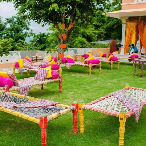 Haldi Decoration Ideas, Haldi Ceremony Decorations, Mehendi Decor Ideas, Mehendi Decor, Wedding Hall Decorations, Mandap Decor, Marriage Decoration, Desi Wedding Decor, Wedding Planning Decor