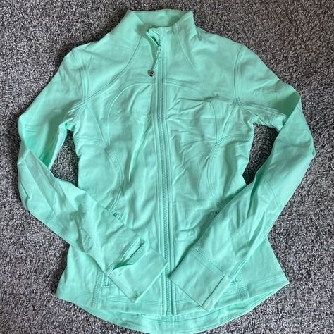 Lululemon Define Jacket Size 6 Green Define Jacket, Lululemon Define, Lululemon Define Jacket, Define Jacket, 2023 Christmas, Christmas Wishlist, Poshmark Lululemon, Dream Wardrobe, Lululemon Athletica