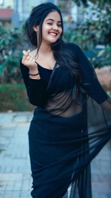 Gungun Gupta, Hot Dp, Gals Photos, Actress Hairstyles, Bollywood Hairstyles, Beautiful Casual Dresses, Anaconda, Beautiful Smile Women