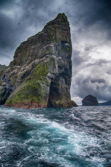 St. Kilda St Kilda Scotland, Straw Chair, Scotland Nature, Gili Islands, Gili Island, Outer Hebrides, Exchange Rate, Visit Scotland, St Kilda