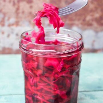 Easy Quick Pickled Cabbage for Tacos or Sandwiches - theveganlunchbox.co.uk Cabbage For Tacos, Quick Pickled Cabbage, Sweet Refrigerator Pickles, Cabbage Tacos, Homemade Refrigerator Pickles, Refrigerator Pickle Recipes, Homemade Pickles Dill, Pickled Red Cabbage, Quick Pickled