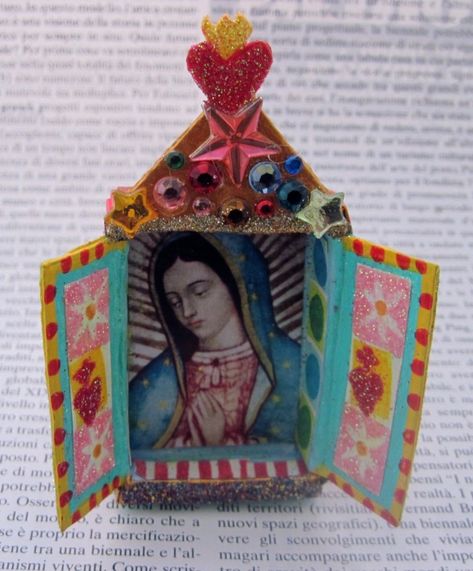 Matchbox Shrine - Our Lady of Guadalupe Matchbox Shrine, Pocket Shrine, Shrines Box, Shrines Art, Matchbox Crafts, Mexican Crafts, Matchbox Art, Our Lady Of Guadalupe, Tin Art