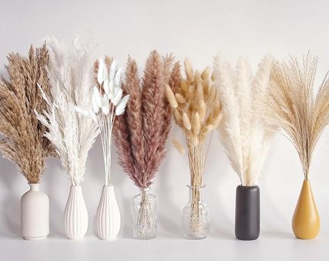 Natural pampas are an excellent addition to boho vases for small arrangements. Dried flower arrangements serve as minimalist decor. Short pampas grass is naturally dried and pollution-free. These dried floral arrangements, measuring about 14 to 17 inches long, fit most vintage pampas grass vases and boho vases, making them perfect for enhancing the ambiance of your home. Pampas Grass Vase, White Pampas, Grass Bouquet, Boho Vase, Pampas Grass Bouquet, Tafel Decor, Dried Pampas, Rustic Party, Pampas Grass Decor