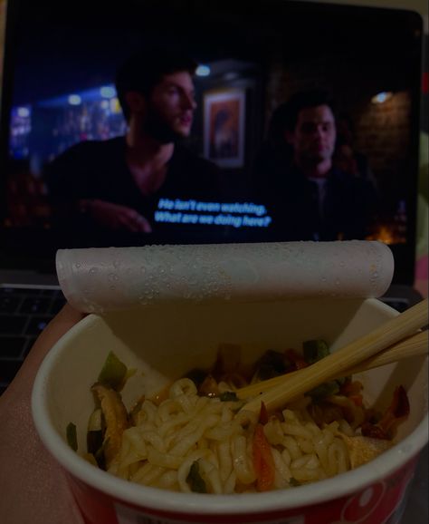 Ramen- cup noodles - Netflix Ramen And Netflix Aesthetic, Ramen Cup Noodles Aesthetic, Ramen Cup, Ramen Dinner, Cup Ramen, Top Ramen, Food Stories, Korean Drama Quotes, Cup Noodles