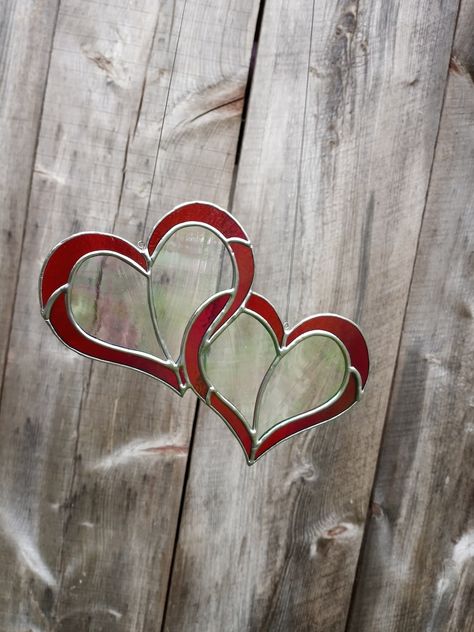 Intertwined Hearts, L'art Du Vitrail, Stained Glass Gifts, Hanger Crafts, Stained Glass Patterns Free, Stained Glass Ornaments, Stained Glass Suncatchers, Stained Glass Christmas, Stained Glass Diy