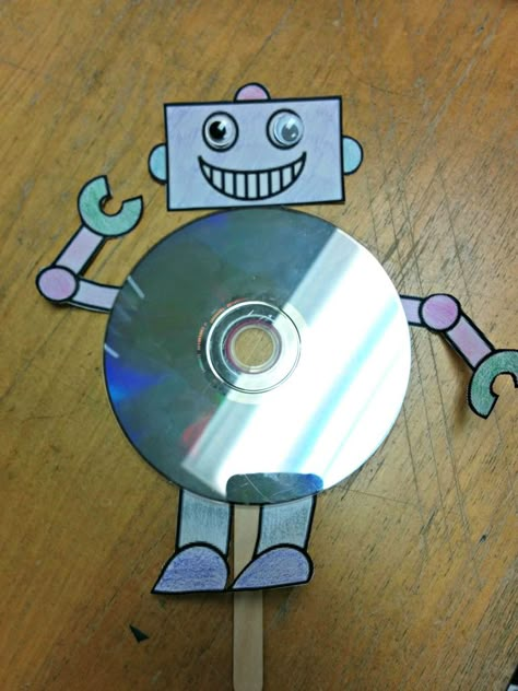 Robot Puppet, Robot Crafts, Computer Activities For Kids, Robots Preschool, Robot Hat, Computer Lab Decor, Make A Robot, Diy Toddler Toys, Computer Theme