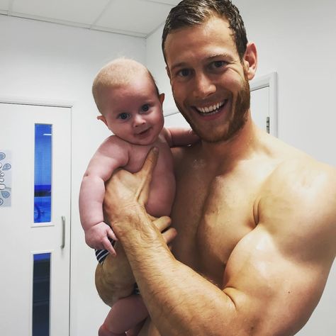 Tom Hopper - Biography, Height & Life ... Kenny Sebastian, Harvey Mills, Tom Hopper, Marital Status, My Boys, Life Stories, Male Body, David Bowie, Series Movies