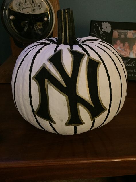 Go Yankees, Painting Pumpkins, Pumpkin Wallpaper, Pumpkin Contest, Pumpkin Carving Ideas, Halloween Pumpkins Painted, Pumpkin Pumpkin, Pumpkin Painting, Pumpkin Art