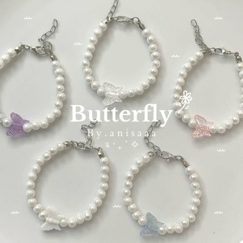 Aesthetic Bracelets Beads, Gelang Manik Aesthetic, Cute Bead Bracelet, Bracelet Ideas Aesthetic, Bead Butterfly, Diy Beaded Rings, Creative Jewelry Photography, Bracelet Cute, Butterfly Love