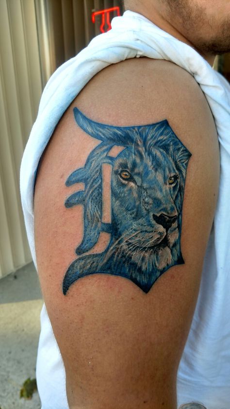 Detroit Lions/Tigers Tattoo Detroit Sports Tattoo, Detroit Tigers Tattoo, Detroit Lions Tattoo Ideas, Detroit Lions Tattoo, Lion Tiger Tattoo, Nfl Tattoo, Luke Tattoo, Tigers Tattoo, Lions Tattoo