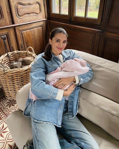 Gabrielle Caunesil Pozzoli (@gabriellecaunesil) • Instagram photos and videos Gabrielle Caunesil, Life Lately, Christmas Gifts For Wife, March 4, Instagram Life, Baby Family, Future Life, Mom Style, Baby Fever