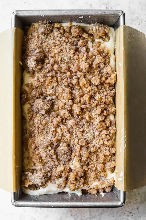 Easy Coffee Cake Loaf, Sour Cream Coffee Cake Loaf, Coffee Cake Loaf Pan, Coffee Loaf Cake Recipes, Dessert Recipes With Sour Cream, Coffee Cake Loaf Recipes, Loaf Pan Cake Recipes, Fall Loaf Cakes, Sour Cream Recipes Baking