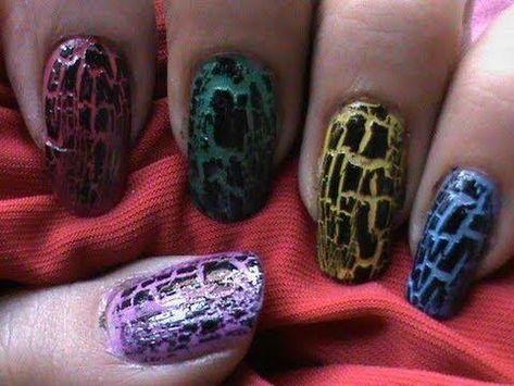 Crackle nail polish 21 Bizarre Fads From The 2010s That We Forgot About Crackle Nail Polish, Crackle Nails, Cracked Nails, Nail Art Videos, Nail Polish Designs, Crazy Girls, Easy Nail Art, Nail Tutorials, Up Girl