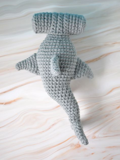 Holly the Hammerhead Shark Free Crochet Pattern By Elisa's Crochet Crochet Hammerhead Shark, Crocheted Shark Pattern, Shark Crochet, Crochet Shark, Crochet Whale, Diy Crochet Patterns, Shark Pattern, Hammerhead Shark, Crochet Design Pattern