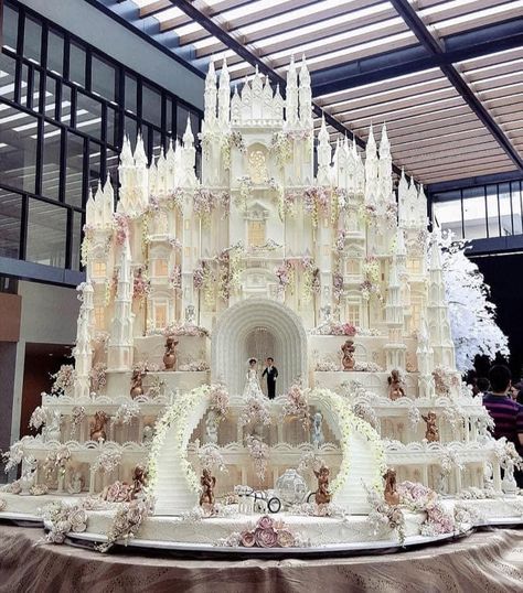 Fountain Wedding Cakes, Castle Wedding Cake, Large Wedding Cakes, Crazy Wedding Cakes, Wedding Cheesecake, Best Wedding Cakes, Fancy Wedding Cakes, Extravagant Wedding Cakes, Italian Wedding Cakes