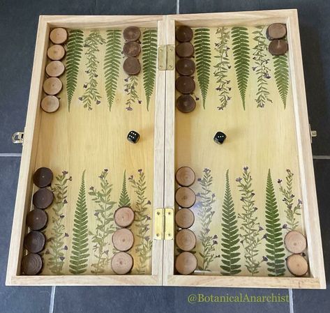 School Auction, Backgammon Board, Free Woodworking Plans, Diy Games, Class Projects, Woodworking Plans Free, Hand Painted Ceramics, Diy Woodworking, Woodworking Plans