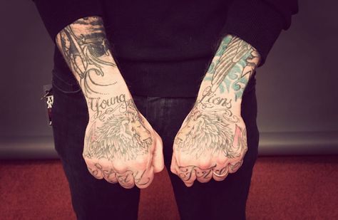 The Gaslight Anthem's Brain Fallon hand tattoo's. "Young Lions Stay Free" Gaslight Anthem Tattoo, The Gaslight Anthem, Brian Fallon, Gaslight Anthem, Jersey Boys, Hold My Hand, Lion Tattoo, Body Mods, Dream Guy