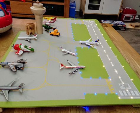 Mini wooden airport with lights and ground plaints for kids Airport Play Area, Airport Activities For Kids, Diy Airport, Airport Theme, Travel Theme Classroom, Paper Tanks, Country Garden Design, Construction For Kids, Air Transport