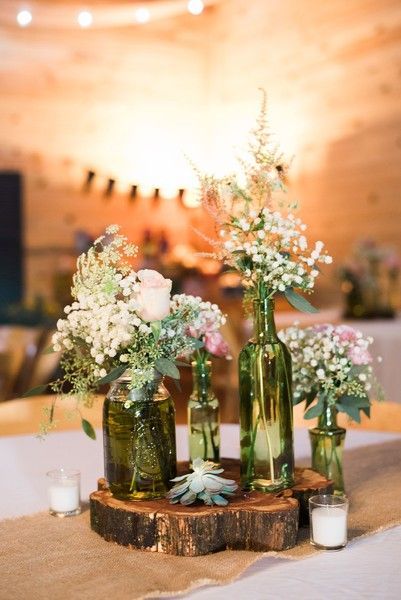 Budget Centerpieces, Unique Wedding Centerpieces, Table Photography, White Flower Arrangements, Old Glass Bottles, Simple Wedding Centerpieces, Unique Wedding Flowers, Wedding Floral Centerpieces, Rustic Centerpieces