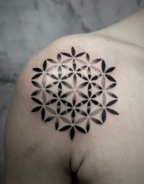 Cleo Wattenstrom, Golden Spiral Tattoo, Space Mandala, Pentagram Tattoo, Flower Of Life Tattoo, Spiral Tattoos, Polynesian Tattoos, Sacred Geometry Tattoo, Golden Spiral