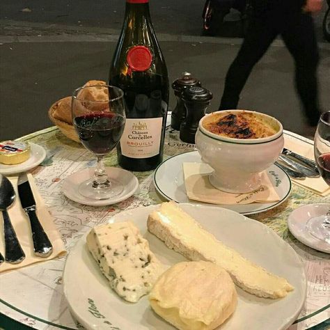 French Wine And Cheese Aesthetic, French Dinner Aesthetic, Parisian Dinner, Parisian Food, Paris Dinner, Paris Wine, French Dinner, Paris Food, Cheese Snacks