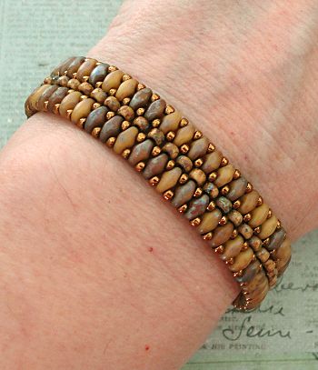 Superduo Bracelet Pattern, Superduo Bracelet Tutorial, Superduo Bracelet, Beaded Bangles, Beautiful Beaded Jewelry, Super Duo, Beaded Jewlery, Beads Bracelet Design, Bracelets Diy