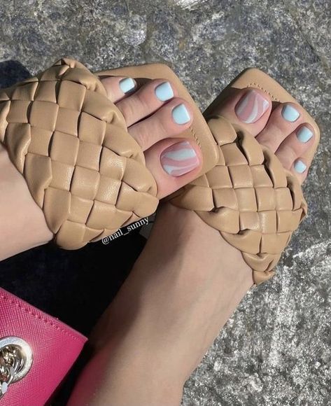 French Nails Feet Design, Pedicure Photoshoot Ideas, Summer Toes Designs, Spring Toenail Colors, Nude Pedicure, Cute Pedicure Ideas, Nails Polish Designs, Trendy Pedicure, Simple Toe Nails