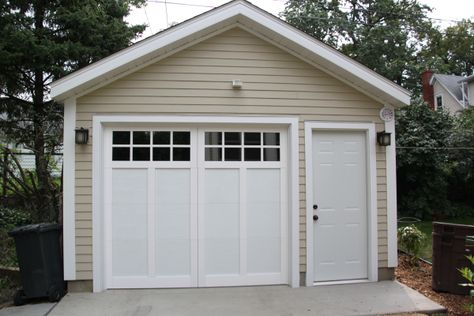 One Car Detached Garage | This garage is situated on a very small lot in South Minneapolis near ... Single Car Garage, Farmhouse Layout, Garage Plans Detached, Garage Builders, Backyard Garage, Steel Garage Doors, Backyard Layout, Plywood Boat, Garage Remodel